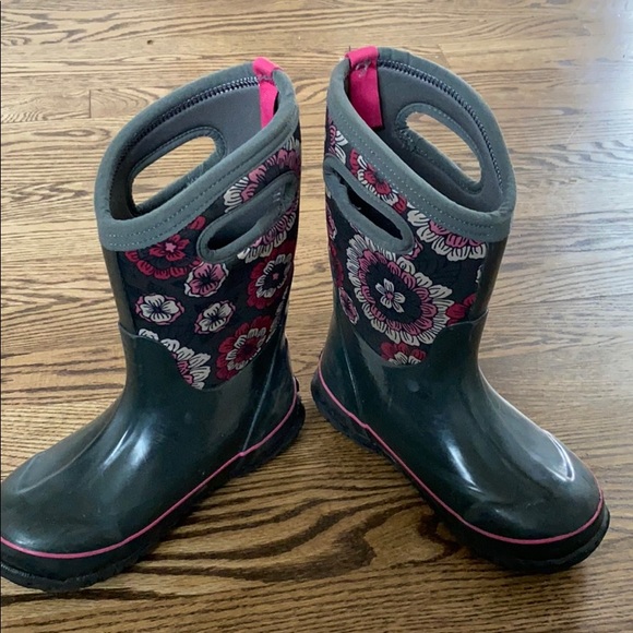 bogs girls size 1